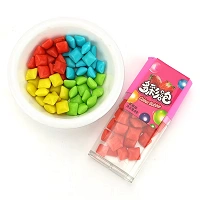 Цветные квадратные мини жевательные резинки в легкой коробке